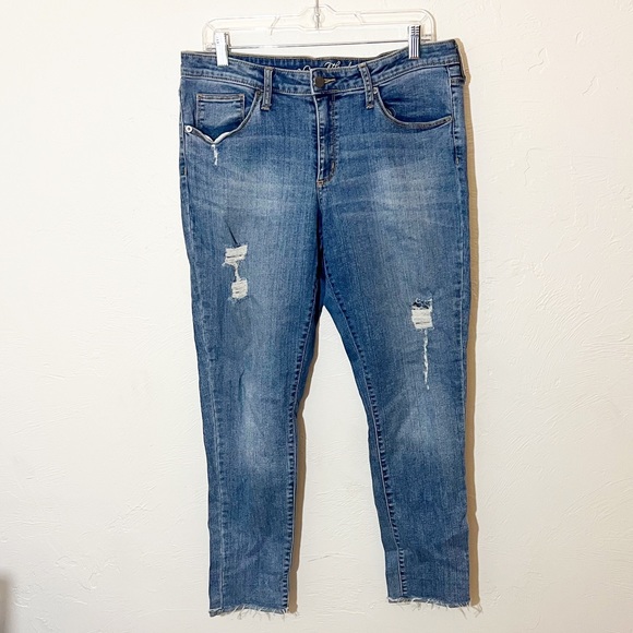Universal Thread Mid Rise Skinny Distressed Raw Hem Jeans Sz 14 - Picture 1 of 5